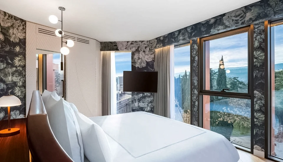 سوئیس اوتل تفلیس